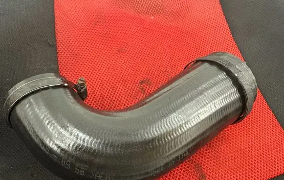 Volvo S60 Intercooler hose/pipe 08699419