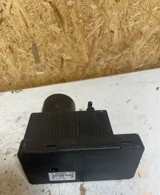Mercedes-Benz E W211 Vacuum pump 2038000048 0132006365