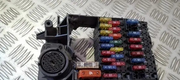 Mercedes-Benz E W210 Fuse box set 2105453340 48443