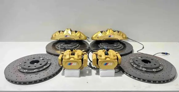 BMW M5 G90 Brake discs and calipers set 7909639 7909640