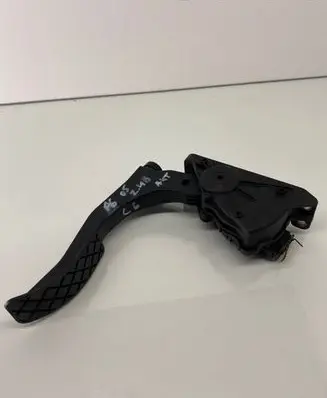 Audi A6 S6 C6 4F Accelerator throttle pedal 4F1723523B
