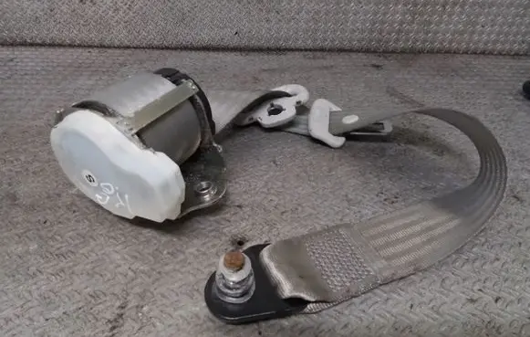 Fiat Idea Rear seatbelt