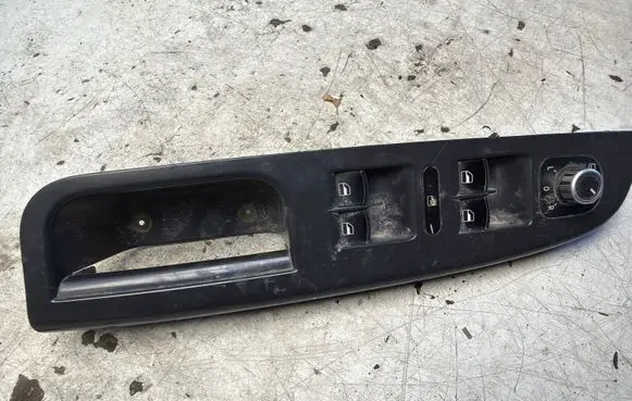 Volkswagen Golf V Electric window control switch 1K4868049
