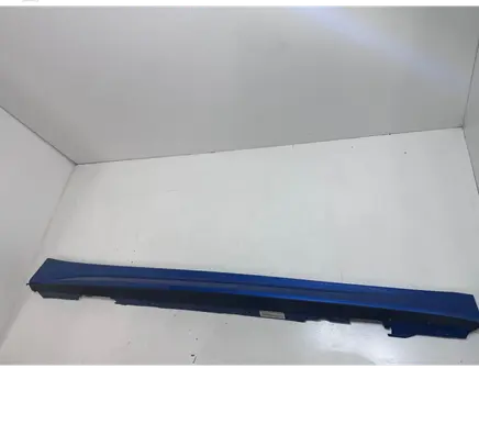 Foot area side trim