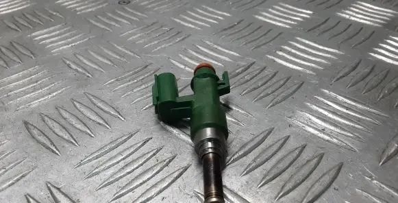 Toyota Yaris XP210 Fuel injector 23250F3020