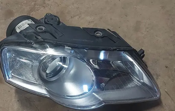 Volkswagen PASSAT B6 Headlight/headlamp 3C0941006N