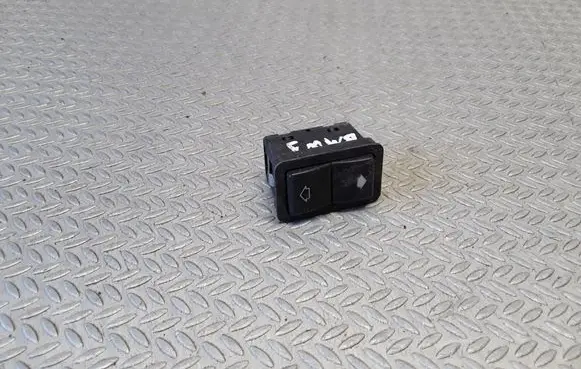 BMW 5 E39 Electric window control switch 8368974