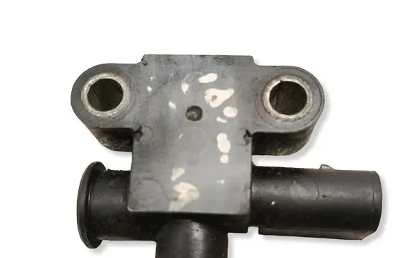 Mercedes-Benz E W210 Fuel pressure sensor A6110780049 0028400292