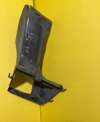 Audi A4 S4 B7 8E 8H Intercooler air channel guide 8E0117336N