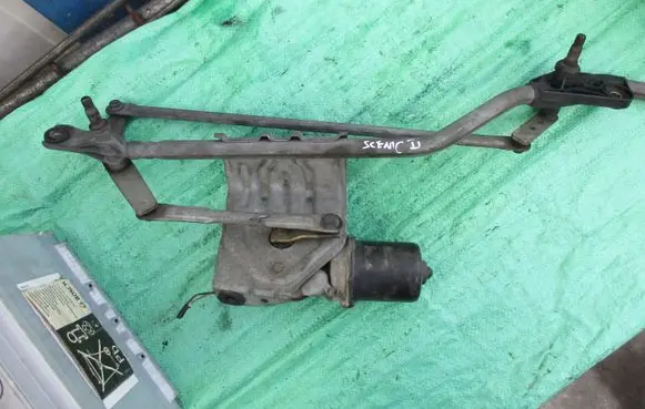 Renault Scenic II - Grand scenic II Front wiper linkage and motor