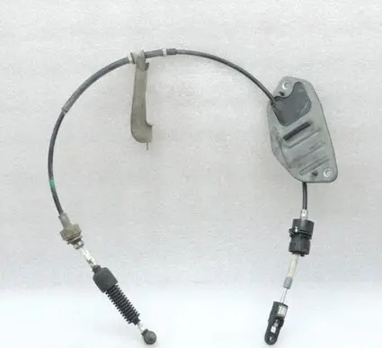 Toyota Avensis T270 Gear shift cable linkage 3382020A40