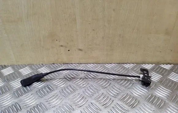 Handbrake/parking brake wiring cable