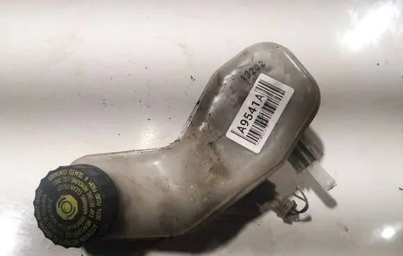 Toyota Avensis T270 Brake fluid reservoir 0204255330