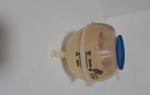 Volkswagen Polo V 6R Coolant expansion tank/reservoir 6Q0121407B