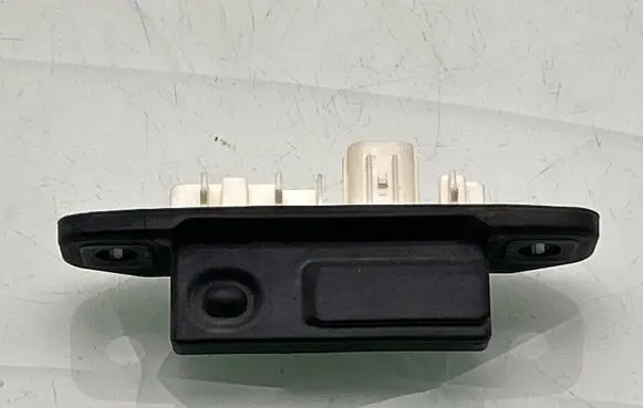 Toyota RAV 4 (XA50) Tailgate/boot open switch button 15D355