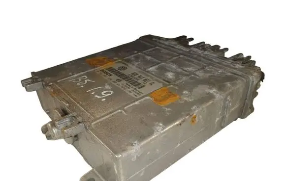 Volkswagen PASSAT B5 Engine control unit/module 028906021GL 28SA3359 0281001656