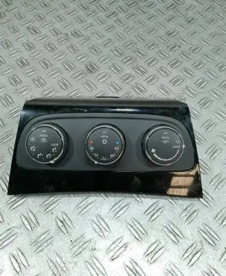 Chrysler 200 Climate control/heater control trim 1116100731