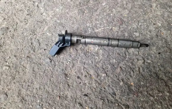 Fuel injector