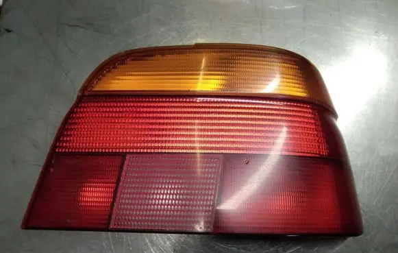 BMW 5 E39 Rear/tail lights 2VP00724002 8358032