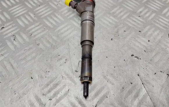 BMW 7 E65 E66 Fuel injector 7788812