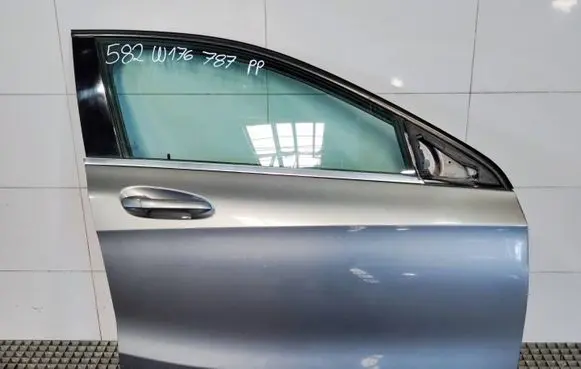 Mercedes-Benz A W176 Front door 