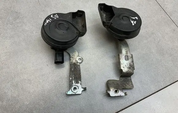 Audi A3 S3 8V Horn signal 8V0951229 8V0951210