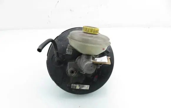 Volkswagen PASSAT B5 Brake booster 8D0612105G