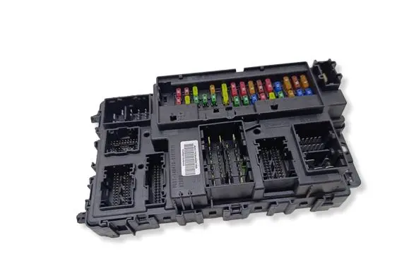 Ford Mondeo MK V Fuse module FU5T15604 A2C7534420150