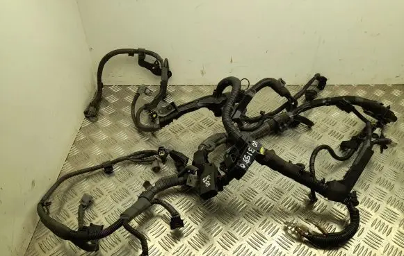 Lexus CT 200H Engine installation wiring loom 8212176042