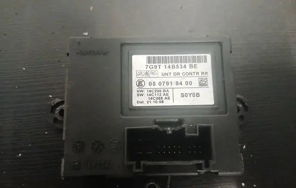 Volvo V70 Door control unit/module 7G9T14B534BE 0507918400