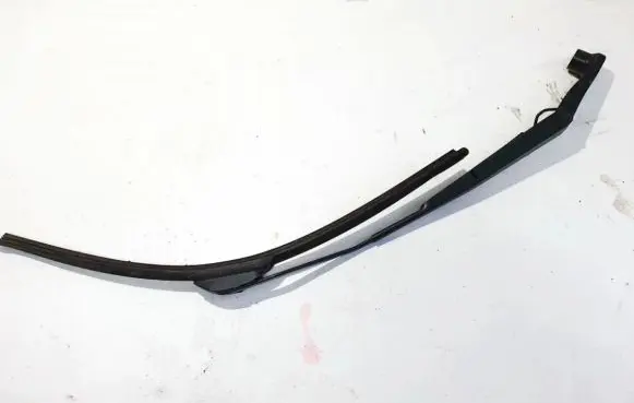 Chrysler 300 - 300C Front wiper blade arm