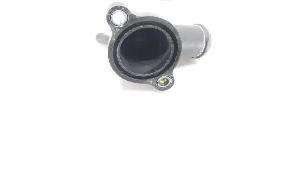 Volkswagen PASSAT B8 Engine coolant pipe/hose 04L121131AB