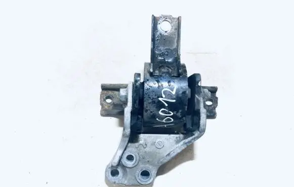 Mitsubishi Lancer X Engine mount bracket mn184344