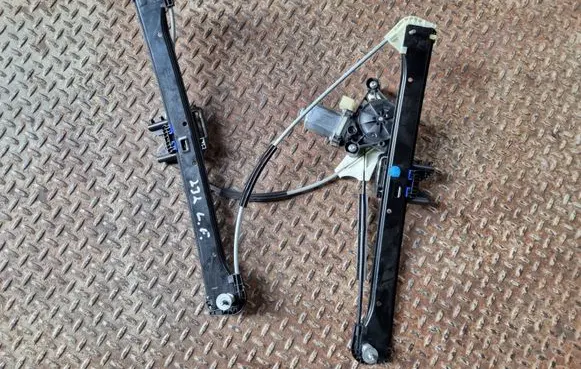 Audi A3 S3 8V Front door window regulator with motor 8V4837461 5Q0959802B