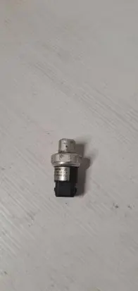 Volkswagen PASSAT B5.5 Air conditioning (A/C) pressure sensor 8D0959482B