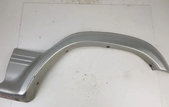 BMW 5 E39 Front arch trim MB679793