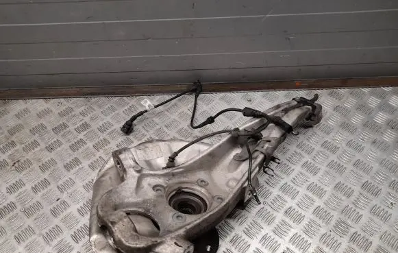 Porsche Cayenne (92A) Front wheel hub