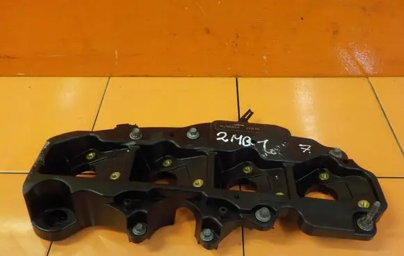 Volvo S60 Rocker cam cover BM5G12257EB ZAWOROW