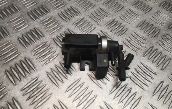 Mercedes-Benz B W245 Turbo solenoid valve 0051535528 A0051535528