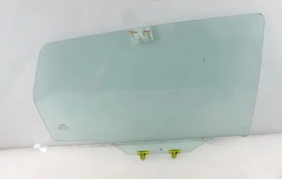 Nissan Qashqai Rear door window glass 