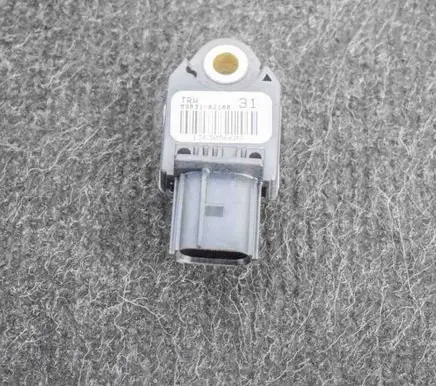 Toyota Verso-S Airbag deployment crash/impact sensor 8983102100