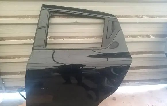 Suzuki Swift III Rear door ZMV