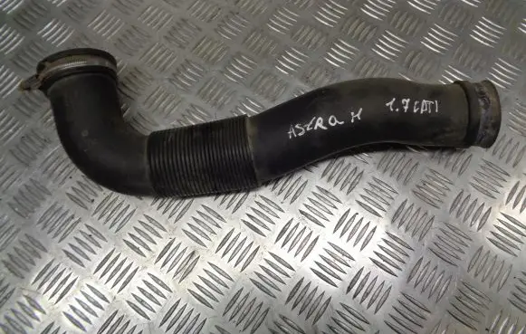 Opel Astra H Air intake hose/pipe 55559548