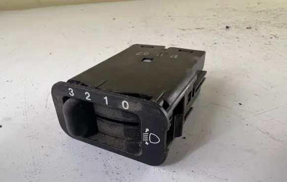 Honda CR-V Headlight level height control switch M10565 M10588