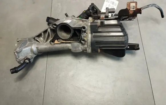 Opel Insignia A EGR valve cooler 55567595 0020100622202709