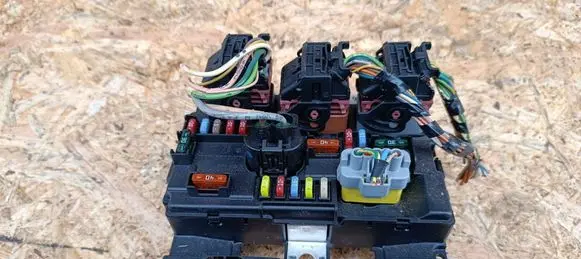 Peugeot 407 BSM Control unit 9664997880