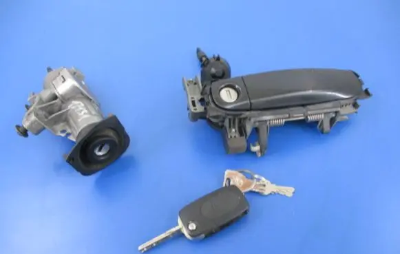 Audi A4 S4 B6 8E 8H Ignition lock 4B0905851