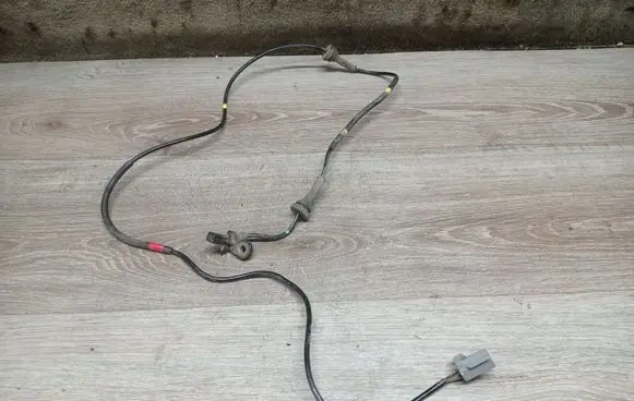 Volvo V70 ABS rear brake sensor 10071460373 3524256