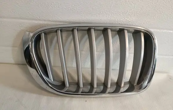 BMW X3 F25 Front bumper upper radiator grill 7210726 7237422 51117210726