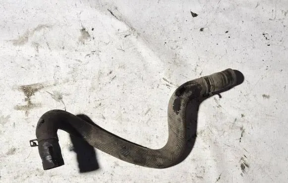 Mazda 5 Engine coolant pipe/hose